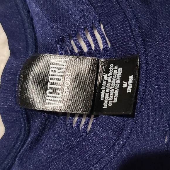 Victoria Secret Sport symmetrical cut sport tank - Picture 10 of 10